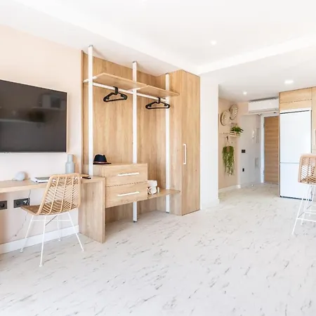 Expoholidays- Paseo Maritimo Apartment *